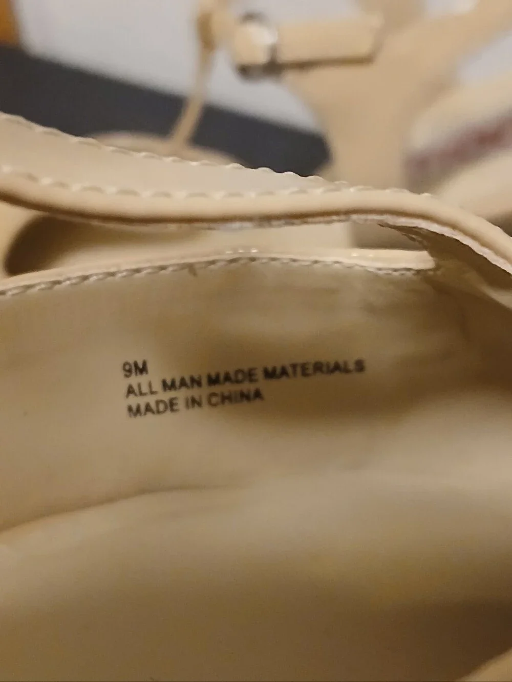 Dolce by Mojo Moxy Nude Patent T-Strap Pointed Toe Heels Size 9